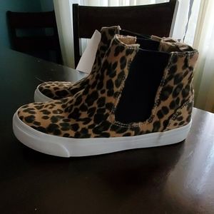 Cute leopard shoes size 13